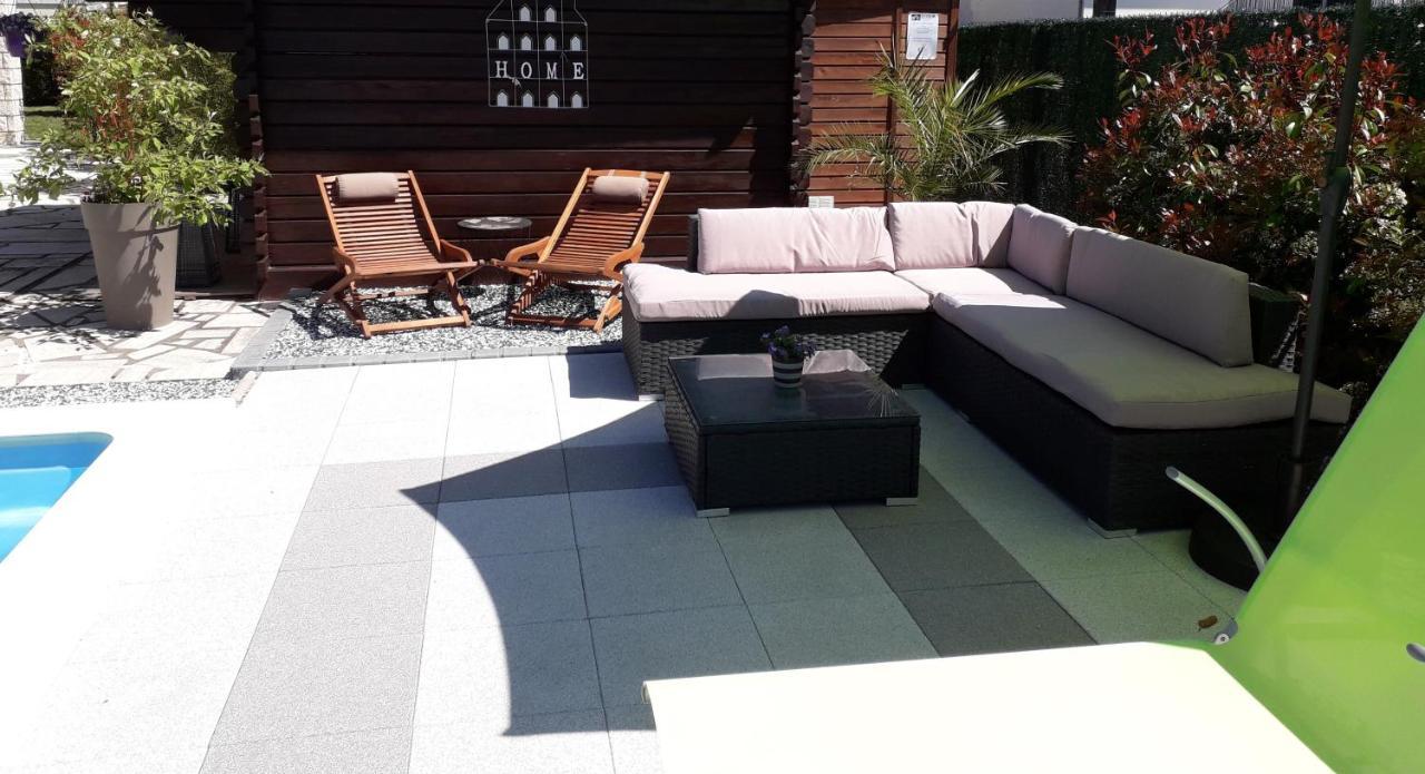 Chambres D'Hotes Le Chalet Moussey  Bagian luar foto